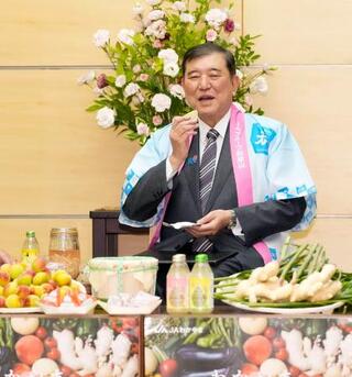石破首相、和歌山産の梅試食し笑顔　「疲れ取れそう」